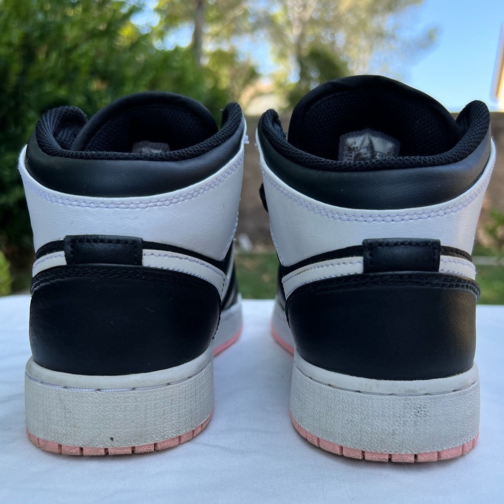 Air Jordan 1 Mid Black/White/Pink Kids Shoe Size 5.5Y - Picture 8 of 14